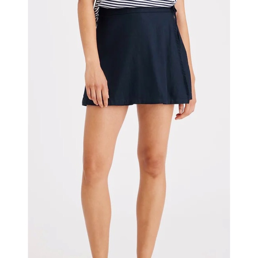 Dockers Navy Blue Mini Skort